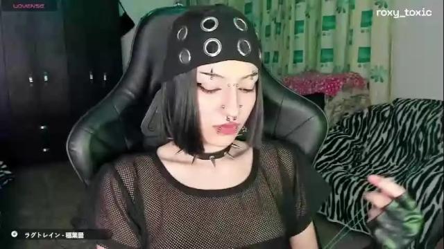 Image 8 of roxy_toxic Stream on Chaturbate on 4 months ago