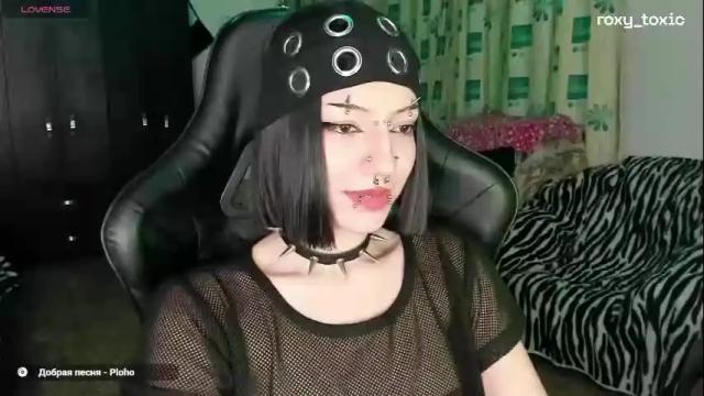 Thumbnail 3, roxy_toxic's Stream at Chaturbate, 4 months ago