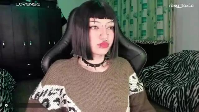 Image 4 of roxy_toxic Stream on Chaturbate on 4 months ago
