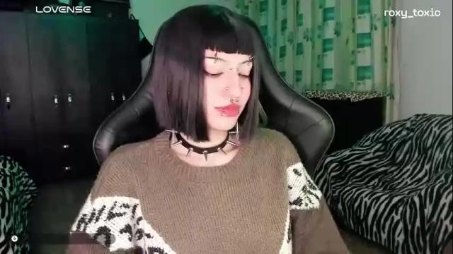 Thumbnail 2, roxy_toxic's Stream at Chaturbate, 4 months ago