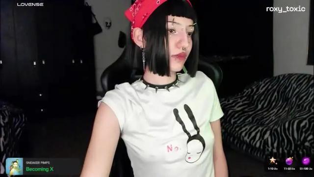 Image 11 of roxy_toxic Stream on Chaturbate on 2 months ago