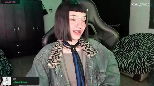 Thumbnail 1, roxy_toxic's Stream at Chaturbate, 2 months ago