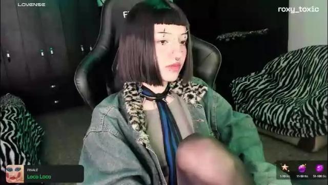 Image 11 of roxy_toxic Stream on Chaturbate on 2 months ago