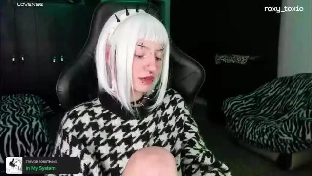 Thumbnail 3, roxy_toxic's Stream at Chaturbate, 2 months ago