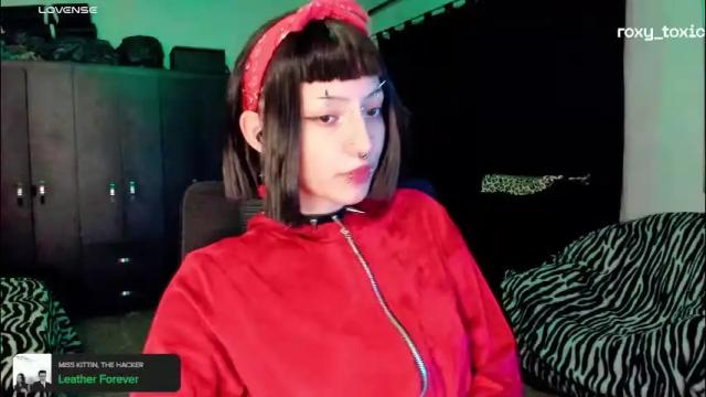 Image 7 of roxy_toxic Stream on Chaturbate on 3 days ago