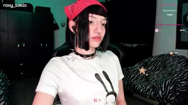 Image 6 of roxy_toxic Stream on Chaturbate on 1 month ago