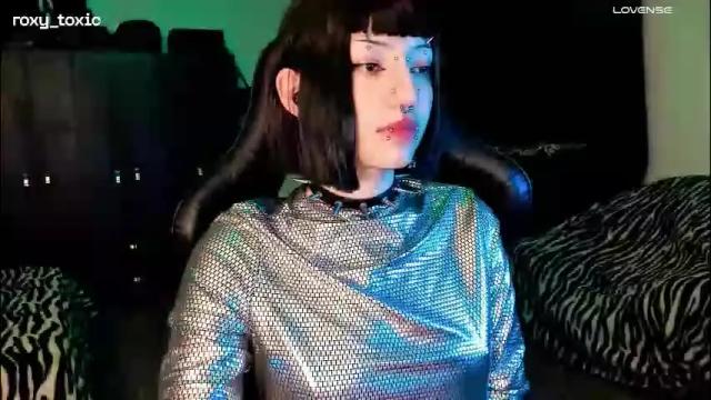 Image 3 of roxy_toxic Stream on Chaturbate on 1 month ago
