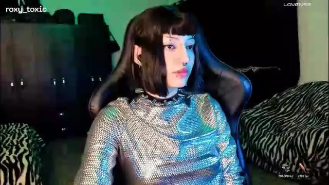 Image 7 of roxy_toxic Stream on Chaturbate on 1 month ago