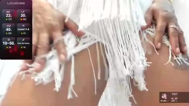 Image 8 of roxy_wildmature Stream on Chaturbate on 14 months ago