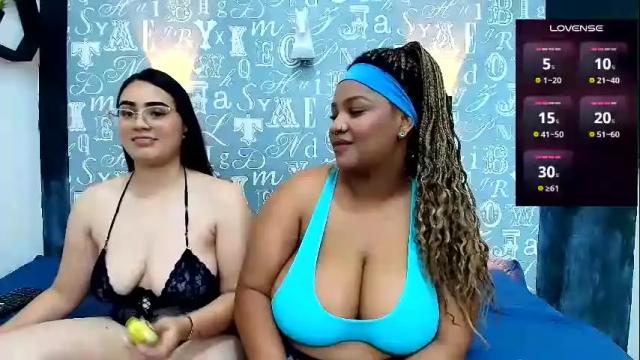 Image 10 of roxyandclhoe Stream on Chaturbate on 8 months ago