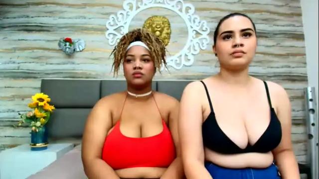 Image 3 of roxyandclhoe Stream on Chaturbate on 7 months ago