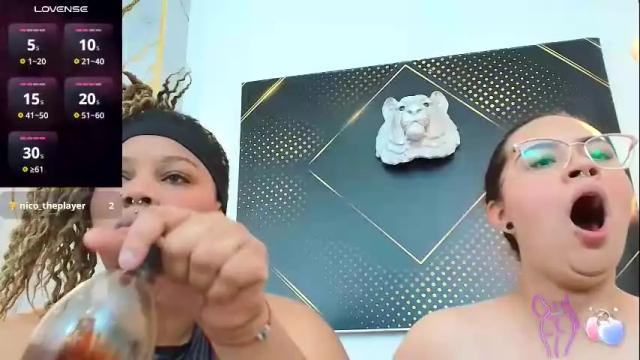 Image 12 of roxyandclhoe Stream on Chaturbate on 7 months ago