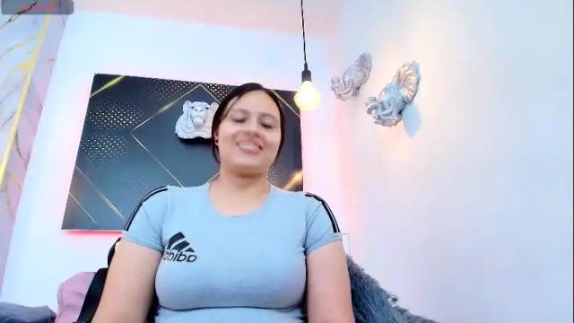 Image 2 of roxyandclhoe Stream on Chaturbate on 7 months ago