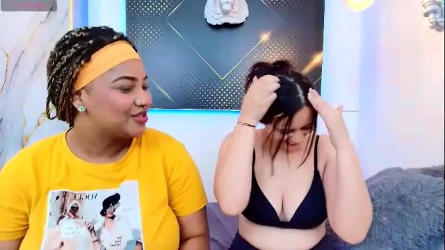 Image 6 of roxyandclhoe Stream on Chaturbate on 7 months ago