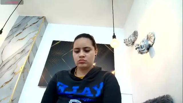 Image 6 of roxyandclhoe Stream on Chaturbate on 7 months ago