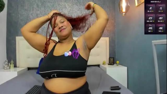 Image 4 of roxyandclhoe Stream on Chaturbate on 6 months ago