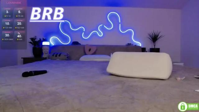Image 6 of roxybentz Stream on Chaturbate on 12 months ago