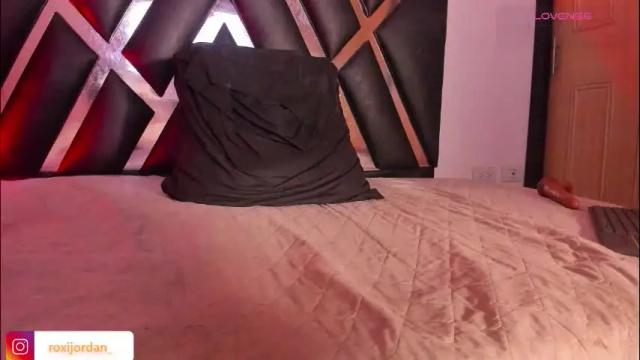 Image 7 of roxyjordan Stream on Chaturbate on 1 month ago