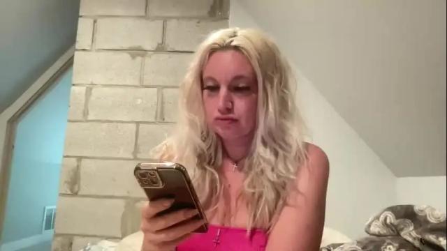 Thumbnail 1, royalblonde's Stream at Chaturbate, 1 month ago