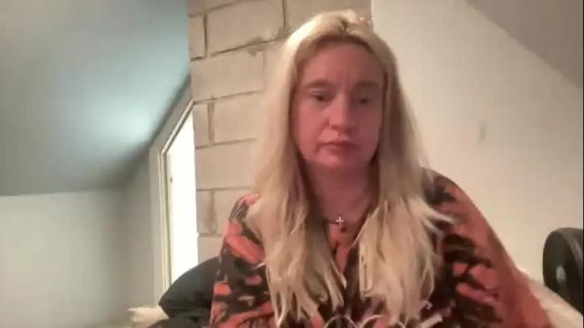 Image 3 of royalblonde Stream on Chaturbate on 1 month ago