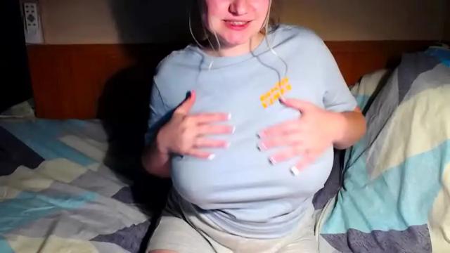 Image 2 of royalboobs Stream on Chaturbate on 13 months ago