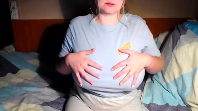 Image 4 of royalboobs Stream on Chaturbate on 13 months ago
