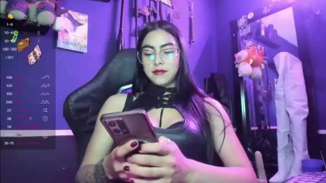 Image 6 of royalfitgoddess Stream on Chaturbate on 13 months ago