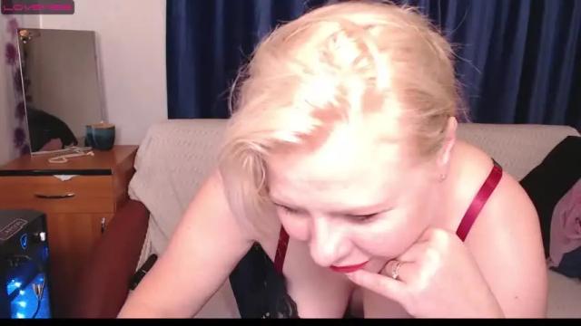 Image 3 of rozeray Stream on Chaturbate on 18 months ago