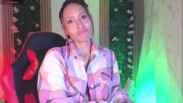 Image 12 of rozetay Stream on Chaturbate on 1 month ago