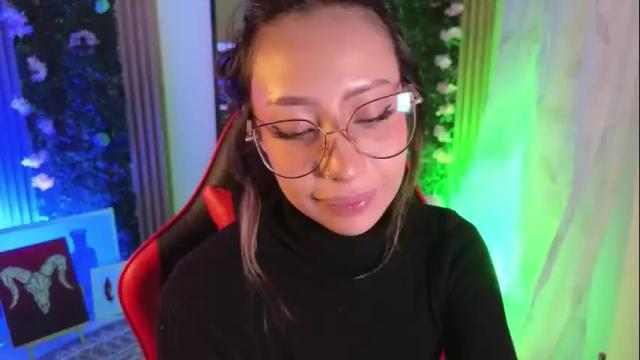 Image 3 of rozetay Stream on Chaturbate on 19 days ago