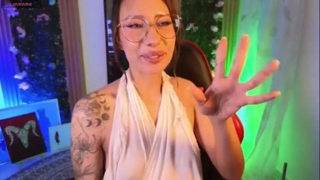 Image 11 of rozetay Stream on Chaturbate on 18 days ago