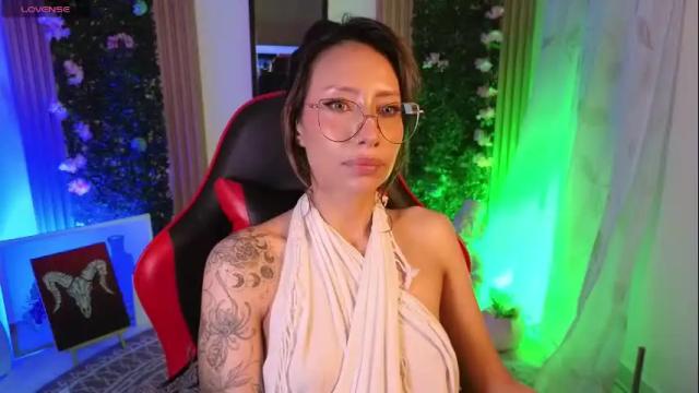 Image 2 of rozetay Stream on Chaturbate on 18 days ago