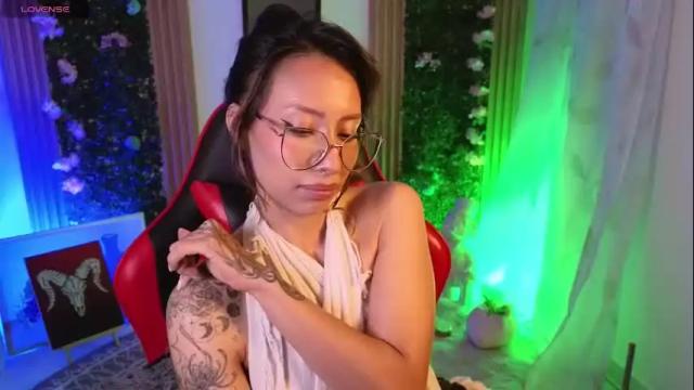 Image 4 of rozetay Stream on Chaturbate on 18 days ago