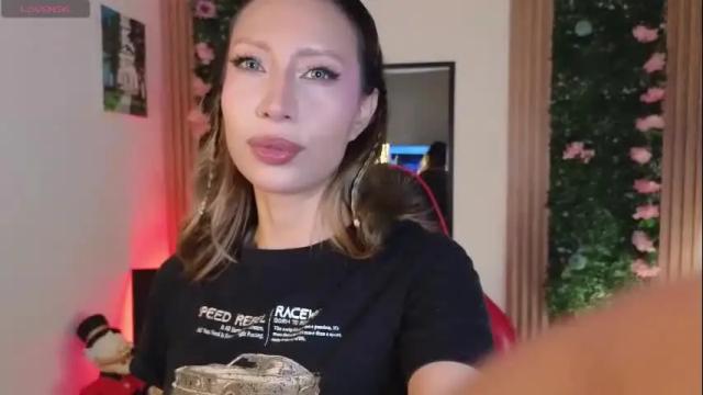 Image 3 of rozetay Stream on Chaturbate on 9 days ago