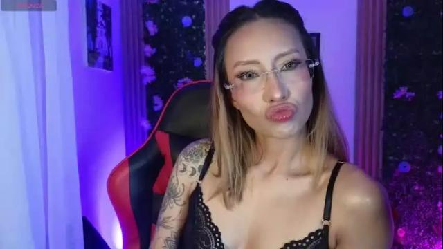Image 12 of rozetay Stream on Chaturbate on 7 days ago