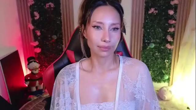 Image 3 of rozetay Stream on Chaturbate on 7 months ago