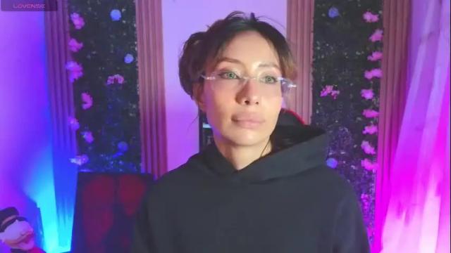 Image 2 of rozetay Stream on Chaturbate on 7 months ago