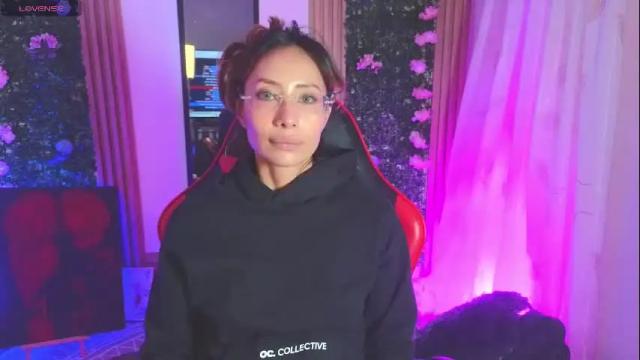 Image 3 of rozetay Stream on Chaturbate on 7 months ago