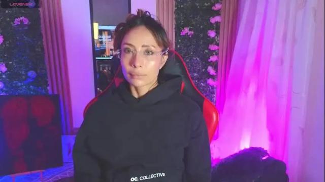 Image 4 of rozetay Stream on Chaturbate on 7 months ago