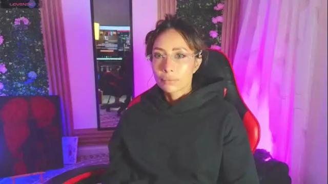 Image 6 of rozetay Stream on Chaturbate on 7 months ago