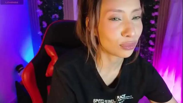 Image 12 of rozetay Stream on Chaturbate on 6 months ago