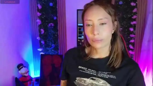 Image 3 of rozetay Stream on Chaturbate on 6 months ago