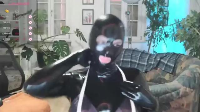 Image 6 of rubberdollts Stream on Chaturbate on 23 months ago