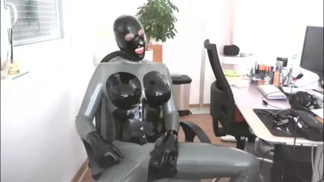 Image 6 of rubberdollts Stream on Chaturbate on 1 month ago