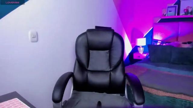 Image 3 of ruby_stone_ Stream on Chaturbate on 13 months ago