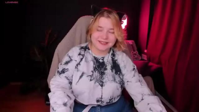 Image 2 of rubyan_peach Stream on Chaturbate on 19 months ago