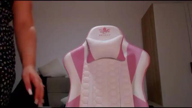 Image 6 of rubysky__ Stream on Chaturbate on 16 months ago