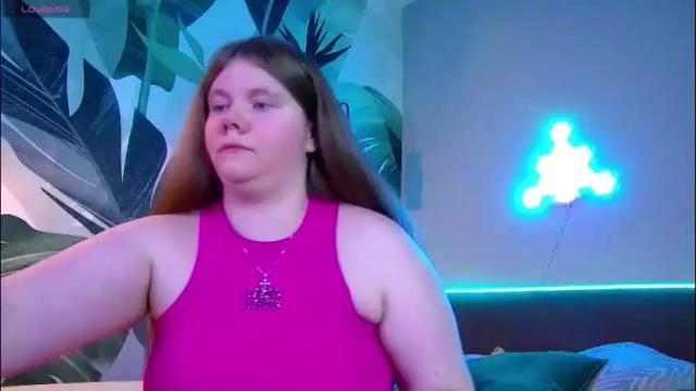 Image 2 of rubyvalen Stream on Chaturbate on 1 month ago