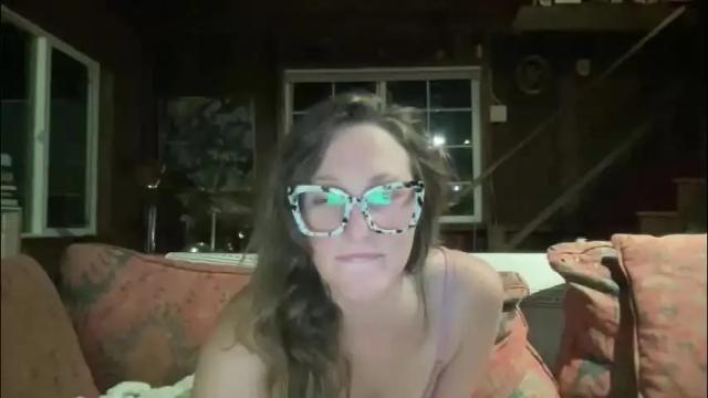 Image 11 of rubywavesback Stream on Chaturbate on 2 months ago