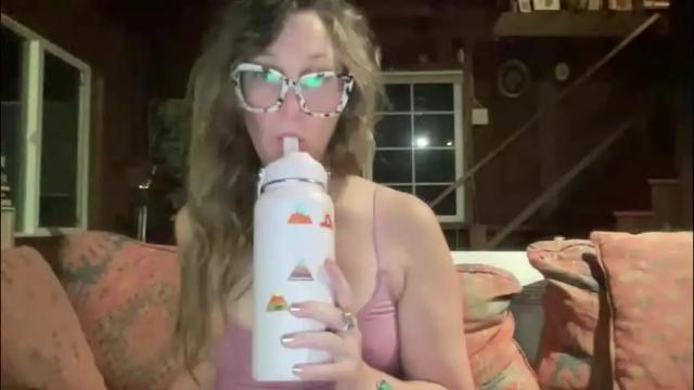 Image 2 of rubywavesback Stream on Chaturbate on 2 months ago